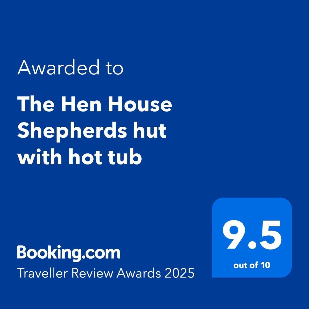 The Hen House Shepherds Hut With Hot Tub Chittoe Εξωτερικό φωτογραφία